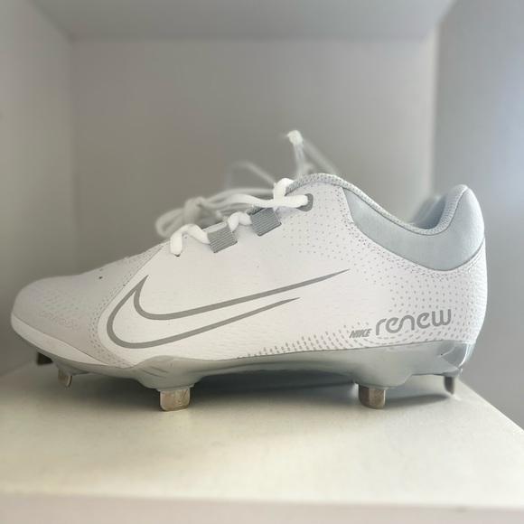 Nike Shoes Nike Hyperdiamond 4 Fastpitch Softball Metal Cleats Poshmark